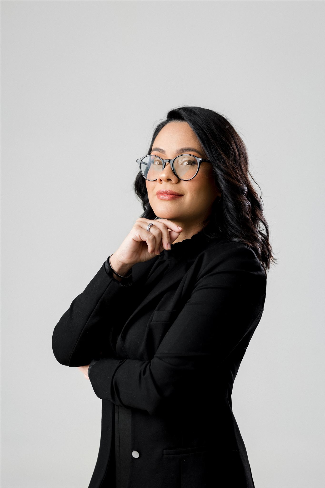 Dra. Karla Tavares em seu escritório
